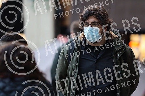 Awarding the prize to the winners of the competition THE BEST HOLE (Belgrade) of the city, which was organized by Nije Filozofski cutati, NIN, NewsNet, Marko Zvak and Ne davimo Beograd.Dodela nagrade pobednicima konkursa NAJ RUPA (Beo)grada koji su