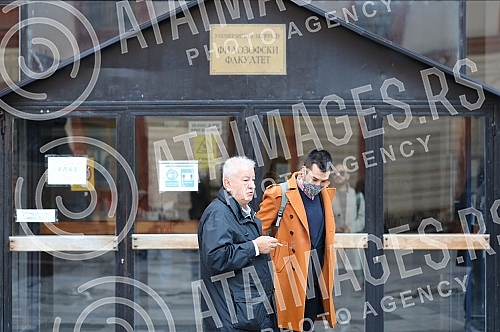 Awarding the prize to the winners of the competition THE BEST HOLE (Belgrade) of the city, which was organized by Nije Filozofski cutati, NIN, NewsNet, Marko Zvak and Ne davimo Beograd.Dodela nagrade pobednicima konkursa NAJ RUPA (Beo)grada koji su