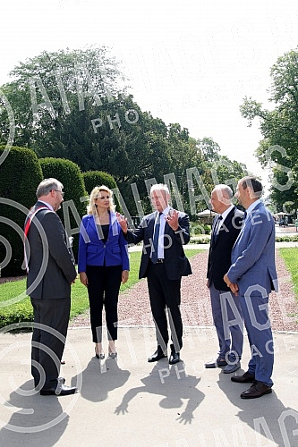 The Mayor of Belgrade, Zoran Radojicic, the Minister of Labor, Employment, Veterans and Social Affairs, Darija Kisic Tepavcevic, and the Ambassador of France to Serbia, Zan-Louis Falconi, laid wreaths at the Monument of Gratitude to France on the occ