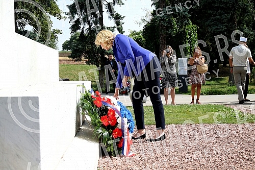 The Mayor of Belgrade, Zoran Radojicic, the Minister of Labor, Employment, Veterans and Social Affairs, Darija Kisic Tepavcevic, and the Ambassador of France to Serbia, Zan-Louis Falconi, laid wreaths at the Monument of Gratitude to France on the occ