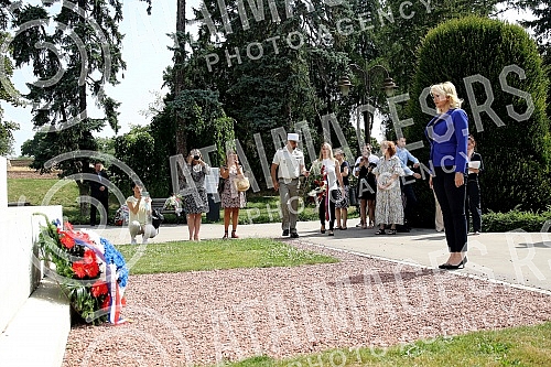 The Mayor of Belgrade, Zoran Radojicic, the Minister of Labor, Employment, Veterans and Social Affairs, Darija Kisic Tepavcevic, and the Ambassador of France to Serbia, Zan-Louis Falconi, laid wreaths at the Monument of Gratitude to France on the occ