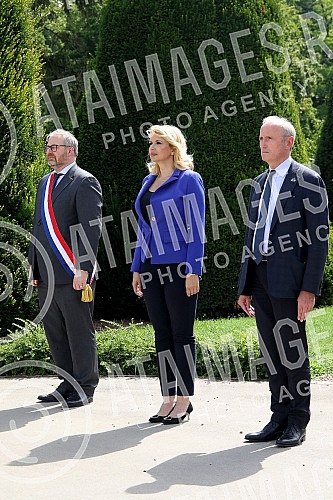 The Mayor of Belgrade, Zoran Radojicic, the Minister of Labor, Employment, Veterans and Social Affairs, Darija Kisic Tepavcevic, and the Ambassador of France to Serbia, Zan-Louis Falconi, laid wreaths at the Monument of Gratitude to France on the occ