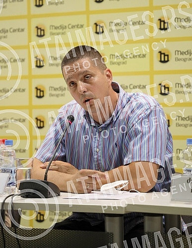 Black and White Movement press conference - for a just Serbia at which a political and program manifesto entitled THE GREAT CHARTER OF FREEDOM was presented to the public. Konferencija za medije Pokreta CRNO NA BELO - za pravednu Srbiiju na kojoj j