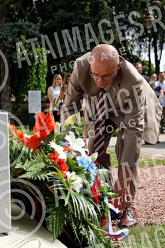 The Mayor of Belgrade, Zoran Radojicic, the Minister of Labor, Employment, Veterans and Social Affairs, Darija Kisic Tepavcevic, and the Ambassador of France to Serbia, Zan-Louis Falconi, laid wreaths at the Monument of Gratitude to France on the occ