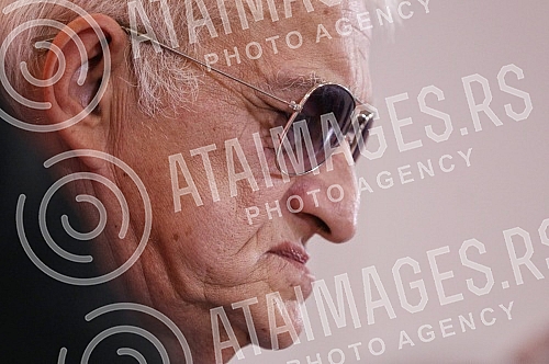 A press conference on the occasion of the civic petition for the pardon of war hero Zvezdan Jovanovic was held at the Media Center.Konferencija za medije povodom gradjanske peticije za pomilovanje ratnog heroja Zvezdana Jovanovica odrzana je u Medi