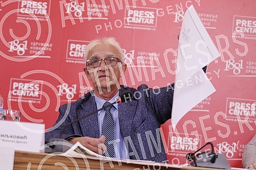 A press conference on the occasion of the civic petition for the pardon of war hero Zvezdan Jovanovic was held at the Media Center.Konferencija za medije povodom gradjanske peticije za pomilovanje ratnog heroja Zvezdana Jovanovica odrzana je u Medi