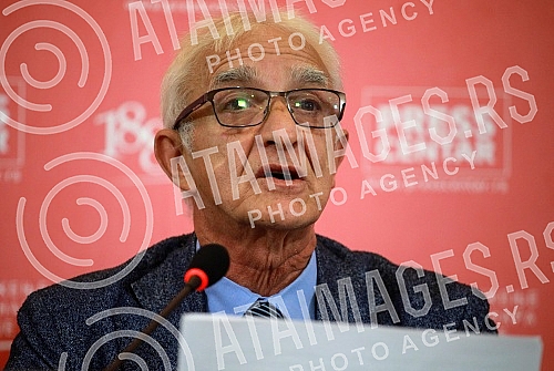 A press conference on the occasion of the civic petition for the pardon of war hero Zvezdan Jovanovic was held at the Media Center.Konferencija za medije povodom gradjanske peticije za pomilovanje ratnog heroja Zvezdana Jovanovica odrzana je u Medi