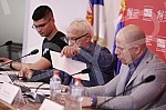 A press conference on the occasion of the civic petition for the pardon of war hero Zvezdan Jovanovic was held at the Media Center.Konferencija za medije povodom gradjanske peticije za pomilovanje ratnog heroja Zvezdana Jovanovica odrzana je u Medi