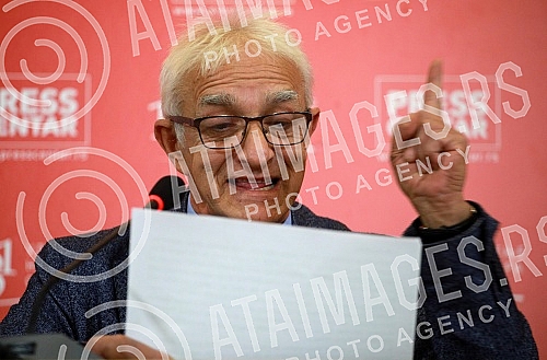 A press conference on the occasion of the civic petition for the pardon of war hero Zvezdan Jovanovic was held at the Media Center.Konferencija za medije povodom gradjanske peticije za pomilovanje ratnog heroja Zvezdana Jovanovica odrzana je u Medi