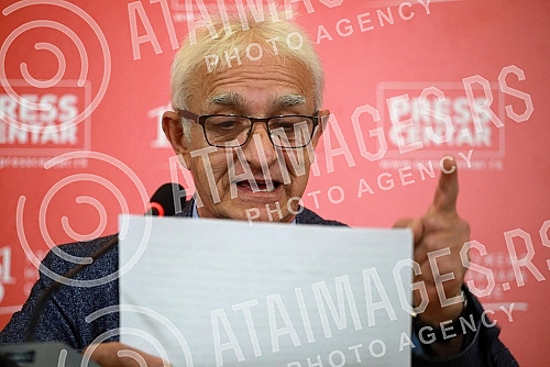A press conference on the occasion of the civic petition for the pardon of war hero Zvezdan Jovanovic was held at the Media Center.Konferencija za medije povodom gradjanske peticije za pomilovanje ratnog heroja Zvezdana Jovanovica odrzana je u Medi