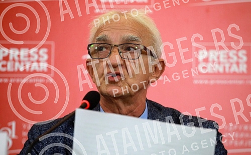 A press conference on the occasion of the civic petition for the pardon of war hero Zvezdan Jovanovic was held at the Media Center.Konferencija za medije povodom gradjanske peticije za pomilovanje ratnog heroja Zvezdana Jovanovica odrzana je u Medi