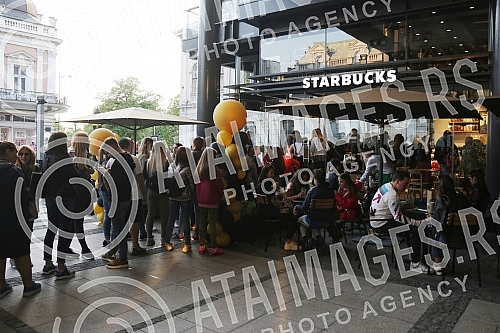 The first Coffee Shop Starbucks opened in Belgrade - Serbia.Prva radnja Starbaks otvoren u Beogradu - Srbiji.
