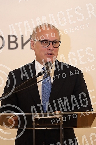 The ceremonial awarding of the newly established Dusan Radovic Award for Literature for Children and Youth was held in the Ceremonial Hall of the Belgrade City Assembly, organized by the Belgrade City Library.U Svecanoj sali Skupstine grada Beograd