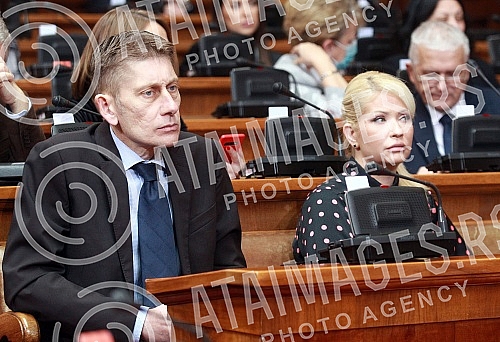 At the request of 237 deputies, the President of the National Assembly of the Republic of Serbia, Ivica Dacic, convened the Seventeenth Extraordinary Session in the Twelfth Convocation. Predsednik Narodne skupstine Republike Srbije Ivica Dacic sazv