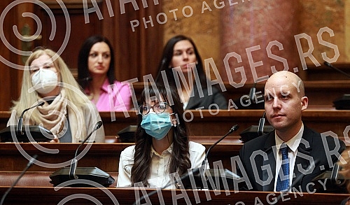 In the small hall of the House of the National Assembly, a conference was held on the topic: National research on the factors that contribute to the effect of the glass ceiling for women in business.U maloj sali Doma Narodne skupstine odrzana je ko