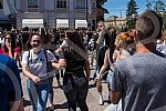 raduates of nis secondary vocational schools and grammar schoolsdanced the traditional Prom at the King of Milan Square at noon to the sounds of waltzes, which symbolically ended their schooling.Maturanti niskih srednjih strucnih skola i gimnazija 