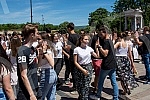 raduates of nis secondary vocational schools and grammar schoolsdanced the traditional Prom at the King of Milan Square at noon to the sounds of waltzes, which symbolically ended their schooling.Maturanti niskih srednjih strucnih skola i gimnazija 