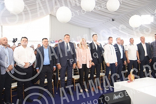 This year's Kocic Choir began on August 26 in Banja Luka, and ended today in the writer's hometown of Stricici in Manjaca, where a formal academy was held and the presentation of the Kocic Award.Ovogodisnji Kocicev zbor poceo je 26. avgusta u Banjo