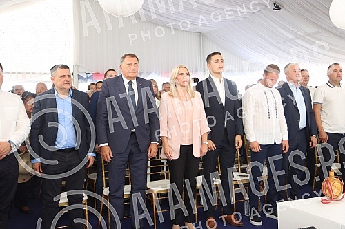 This year's Kocic Choir began on August 26 in Banja Luka, and ended today in the writer's hometown of Stricici in Manjaca, where a formal academy was held and the presentation of the Kocic Award.Ovogodisnji Kocicev zbor poceo je 26. avgusta u Banjo