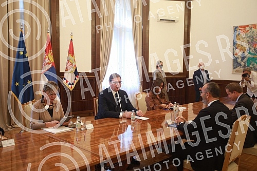 In the Presidency of Serbia, President Aleksandar Vucic met with the Head of the EU Delegation to Serbia, Sem Fabrizi. U Predsednistvu Srbije predsednik Aleksandar Vucic sastao se sa sefom Delegacije EU u Srbiji Semom Fabricijem