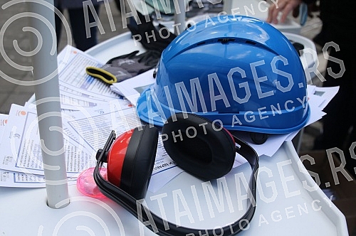 Promotion of safety and health at work, during which the Federation of Independent Trade Unions of Serbia pointed out to the citizens the importance of prevention in order to save life and health during work.Promocija bezbednosti i zdravlja na radu