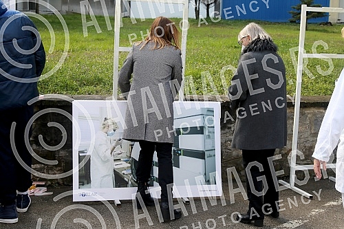 The President of the Republic of Serbia, Aleksandar Vucic, visited the Torlak Institute of Virology and Serums and presented the AstraZeneca vaccine for the Republika Srpska to the Chairman of the Presidency of Bosnia and Herzegovina, Milorad Dodik.