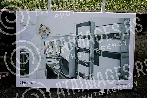 The President of the Republic of Serbia, Aleksandar Vucic, visited the Torlak Institute of Virology and Serums and presented the AstraZeneca vaccine for the Republika Srpska to the Chairman of the Presidency of Bosnia and Herzegovina, Milorad Dodik.