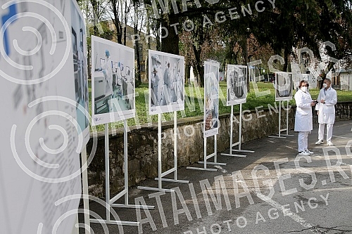 The President of the Republic of Serbia, Aleksandar Vucic, visited the Torlak Institute of Virology and Serums and presented the AstraZeneca vaccine for the Republika Srpska to the Chairman of the Presidency of Bosnia and Herzegovina, Milorad Dodik.