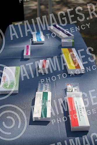 The President of the Republic of Serbia, Aleksandar Vucic, visited the Torlak Institute of Virology and Serums and presented the AstraZeneca vaccine for the Republika Srpska to the Chairman of the Presidency of Bosnia and Herzegovina, Milorad Dodik.