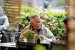 Actor Zijah Sokolovic drinks coffee in the garden of the Sumatovac restaurant despite the cold weather.Glumac Zijah Sokolovic uprkos prohladnom vremenu u basti restorana Sumatovac pije kafu.