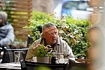 Actor Zijah Sokolovic drinks coffee in the garden of the Sumatovac restaurant despite the cold weather.Glumac Zijah Sokolovic uprkos prohladnom vremenu u basti restorana Sumatovac pije kafu.