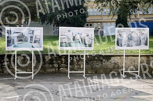 The President of the Republic of Serbia, Aleksandar Vucic, visited the Torlak Institute of Virology and Serums and presented the AstraZeneca vaccine for the Republika Srpska to the Chairman of the Presidency of Bosnia and Herzegovina, Milorad Dodik.