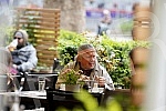 Actor Zijah Sokolovic drinks coffee in the garden of the Sumatovac restaurant despite the cold weather.Glumac Zijah Sokolovic uprkos prohladnom vremenu u basti restorana Sumatovac pije kafu.