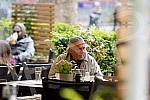 Actor Zijah Sokolovic drinks coffee in the garden of the Sumatovac restaurant despite the cold weather.Glumac Zijah Sokolovic uprkos prohladnom vremenu u basti restorana Sumatovac pije kafu.