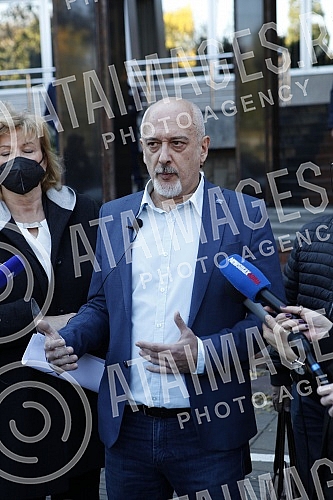 The Democratic Party and the Assembly of Free Serbia held a joint press conference in front of the Ministry of Health and Of the Republic Public Prosecutor's Office, and the topic of the conference was the filing of criminal charges against the Prime