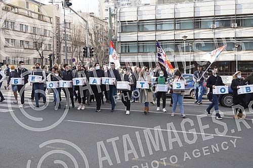 The Coalition of the United Serbia handed over to the City Election Commission the list of Vladeta Jankovic - United for the Victory of Belgrade and the signatures of support for that list for the Belgrade elections. Koalicija Ujedinjena Srbija pre