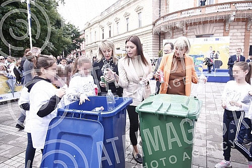 On the main city square in Sremska Mitrovica, Cire Milekica Square, the European Green Week was officially opened, to which all citizens of Sremska Mitrovica were invited, the first municipality ready to separate waste, and the emphasis was placed on