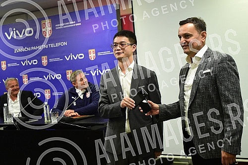 In the SC FSS, in Stara Pazova, a press conference was held between the representatives of the Football Association of Serbia and the company Vivo on the occasion of the promotion of the new sponsorship agreement.U SC FSS, u Staroj Pazovi odzana je