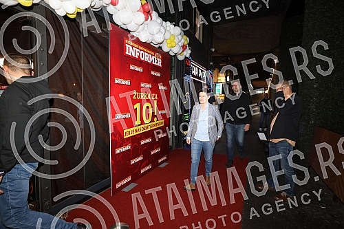 The daily Informer is celebrating its 10th birthday, and a gala celebration has been organized at the Kasina Club.Dnevni list Informer proslavlja 10. rodjendan te su u klubu Kasina organizovali gala proslavu.