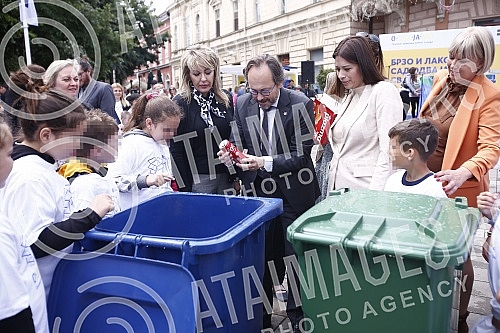 On the main city square in Sremska Mitrovica, Cire Milekica Square, the European Green Week was officially opened, to which all citizens of Sremska Mitrovica were invited, the first municipality ready to separate waste, and the emphasis was placed on