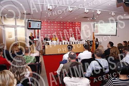 Promotion of the book of poetry Sapat andjela by Snezana Teodoropoulos was held at the UNS press center.Promocija knjige poezije Sapat andjela Snezana Teodoropulos odrzana je u press centru UNS-a.