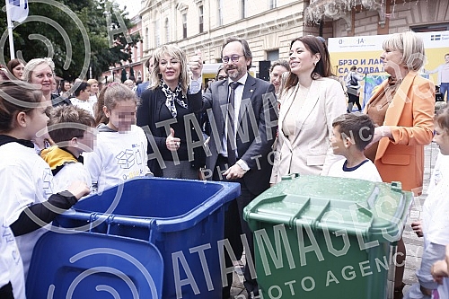 On the main city square in Sremska Mitrovica, Cire Milekica Square, the European Green Week was officially opened, to which all citizens of Sremska Mitrovica were invited, the first municipality ready to separate waste, and the emphasis was placed on