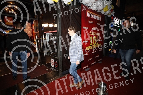 The daily Informer is celebrating its 10th birthday, and a gala celebration has been organized at the Kasina Club.Dnevni list Informer proslavlja 10. rodjendan te su u klubu Kasina organizovali gala proslavu.