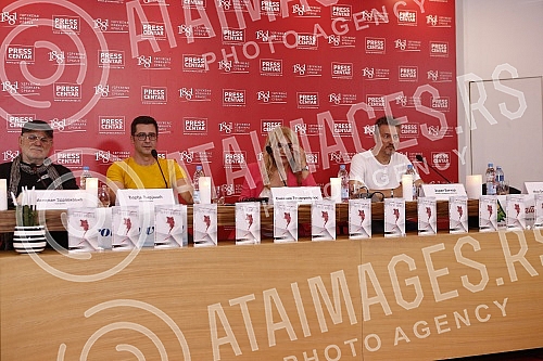 Promotion of the book of poetry Sapat andjela by Snezana Teodoropoulos was held at the UNS press center.Promocija knjige poezije Sapat andjela Snezana Teodoropulos odrzana je u press centru UNS-a.