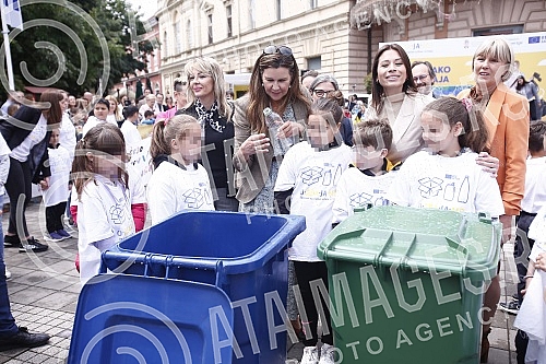 On the main city square in Sremska Mitrovica, Cire Milekica Square, the European Green Week was officially opened, to which all citizens of Sremska Mitrovica were invited, the first municipality ready to separate waste, and the emphasis was placed on