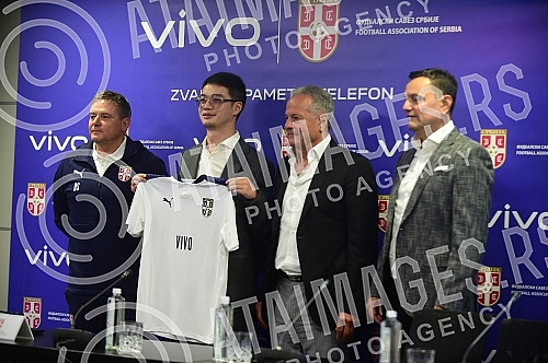 In the SC FSS, in Stara Pazova, a press conference was held between the representatives of the Football Association of Serbia and the company Vivo on the occasion of the promotion of the new sponsorship agreement.U SC FSS, u Staroj Pazovi odzana je