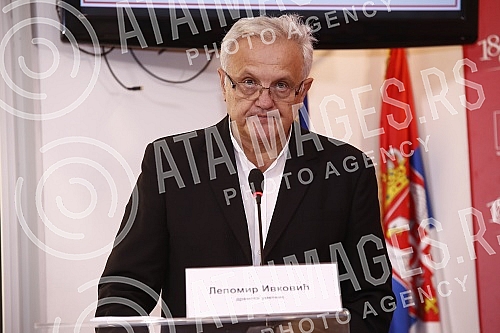 Promotion of the book of poetry Sapat andjela by Snezana Teodoropoulos was held at the UNS press center.Promocija knjige poezije Sapat andjela Snezana Teodoropulos odrzana je u press centru UNS-a.
