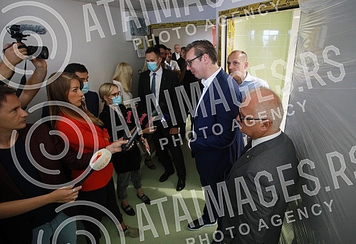 The President of the Republic of Serbia, Aleksandar Vucic, visited the final works on the reconstruction and construction of the Clinical Center of Serbia.Predsednik Republike Srbije Aleksandar Vucic obisao je zavrsne radove na rekonstrukciji i izg