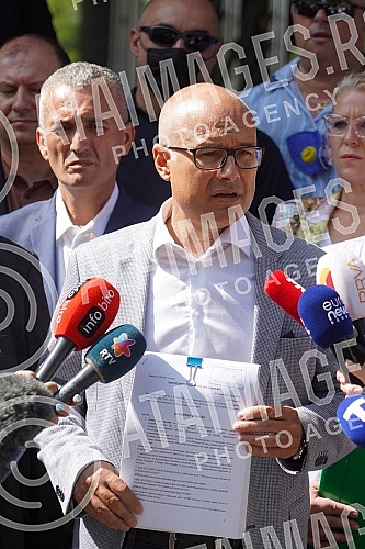 On the occasion of all the lies of the mafia clan of Veljko Belivuk and tycoon politicians close to them and their media in the country and abroad, the vice president of the SNS Main Board Milos Vucevic filed a criminal complaint against Serbian Pres