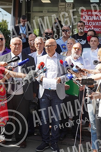 On the occasion of all the lies of the mafia clan of Veljko Belivuk and tycoon politicians close to them and their media in the country and abroad, the vice president of the SNS Main Board Milos Vucevic filed a criminal complaint against Serbian Pres